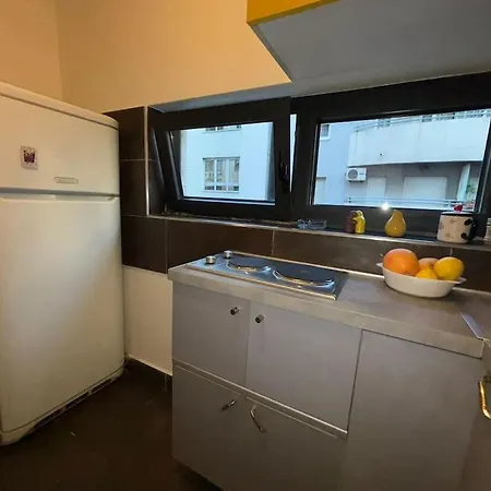 Center Apartment *